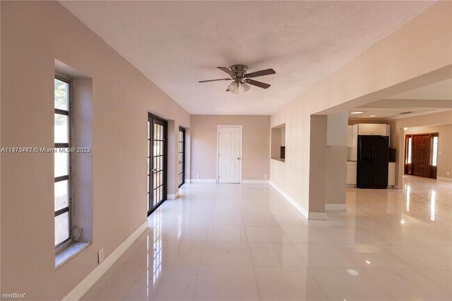 Building Photo - 4 br, 3.5 bath House - 4905 Harrison St # ...