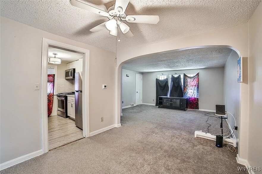 Building Photo - 660 Cleveland Dr