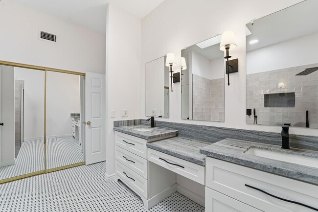 Building Photo - Welcome to this stunning 3-bedroom, 2-bathroom home in the heart of Scottsdale, AZ *RENT SPECIAL*