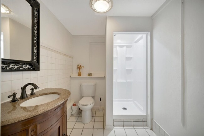 Building Photo - 4408 E Riverside Dr