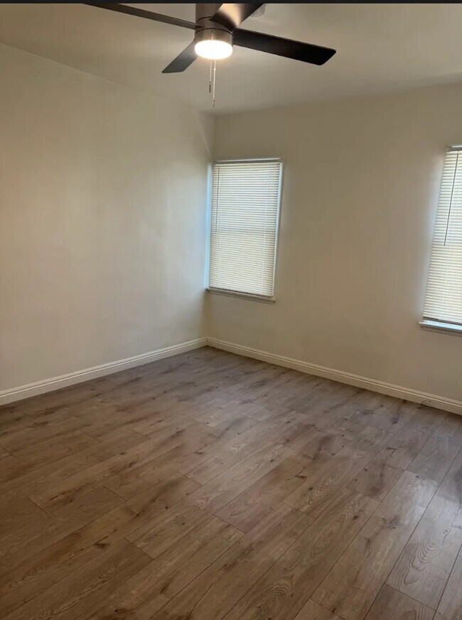 Building Photo - 1920 W Verdugo Ave