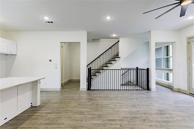 Building Photo - 2637 Carolwood Ln