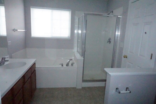 Building Photo - 3740 Pope Ct