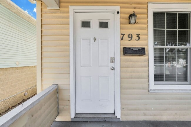 Building Photo - 791-793 E Starr Ave