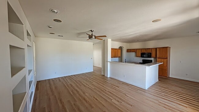 Building Photo - 29810 N Little Leaf Dr