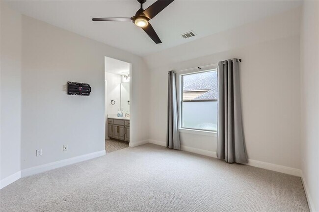 Building Photo - 217 Emerald Ridge Dr