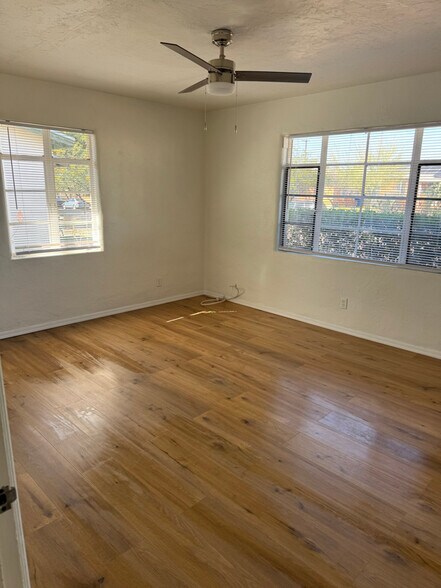 Building Photo - 1540 E Miles St