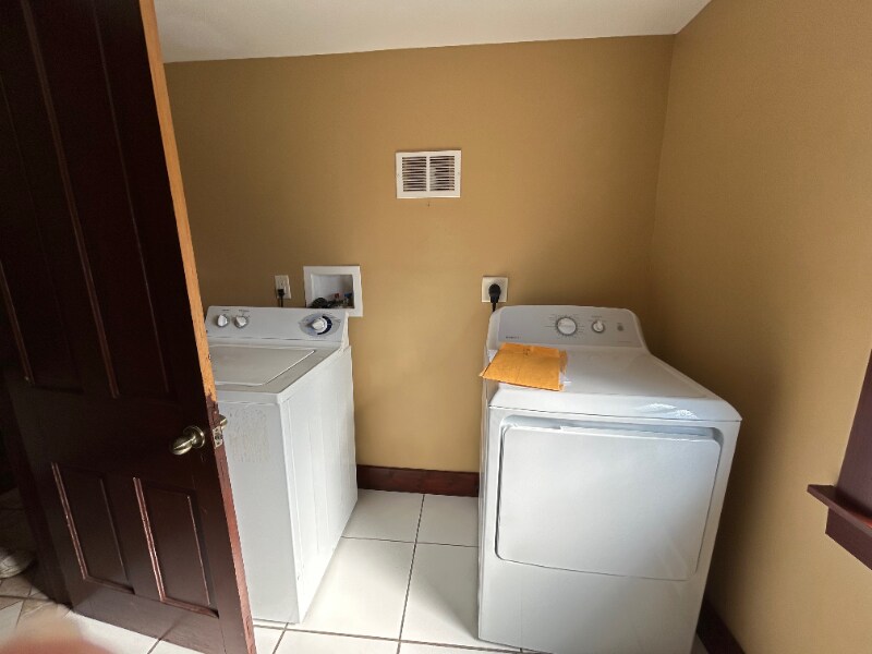 Building Photo - 96 E Franklin St