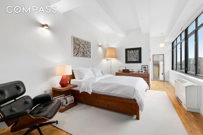 Building Photo - Enormous ~1,285 s/f, designer condo Loft apt @OBBP 1 bedroom, 2 bathrooms + ~112 s/f terrace with...