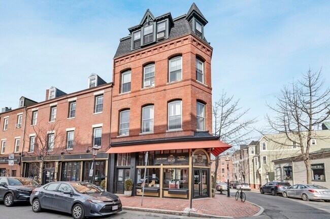 Building Photo - 73 Main St