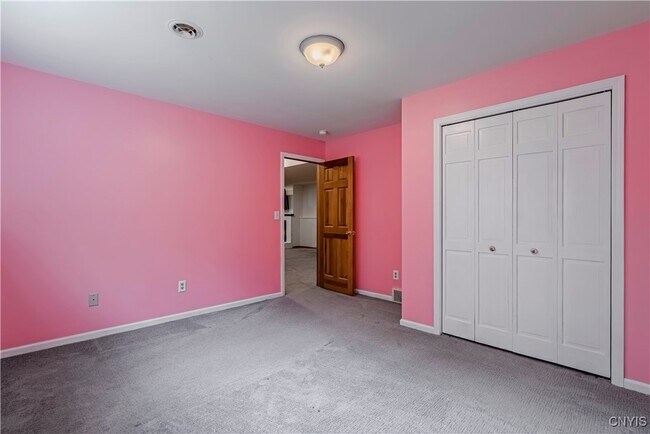 Building Photo - 58 Family Cir