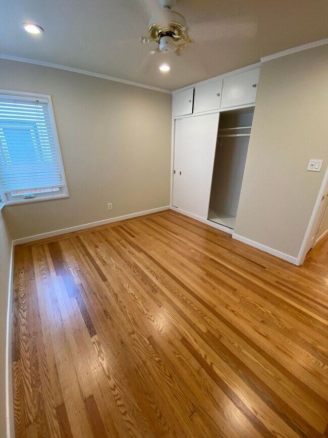 Building Photo - Charming 2-Bedroom Home Near Downtown San ...
