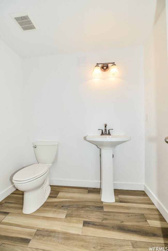 Building Photo - 15030 Gallant Dr