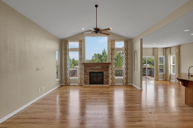 Building Photo - Beautiful Ranch Style Home in District 20-...
