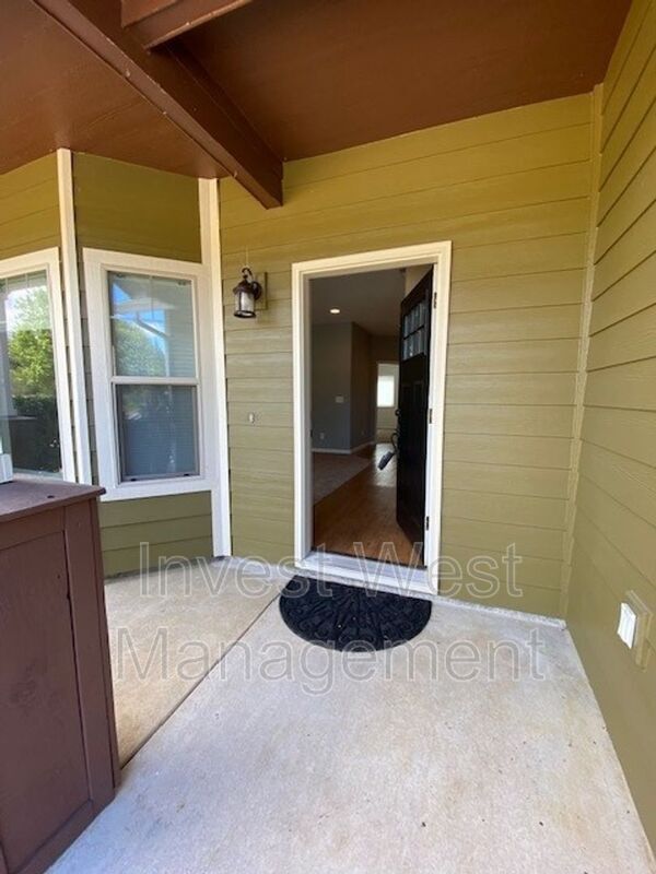 Building Photo - 1801 NE 16th St