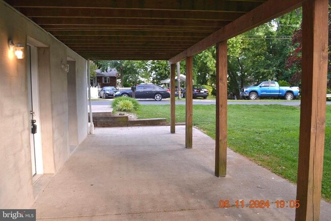 Building Photo - 329 Bar Harbor Rd