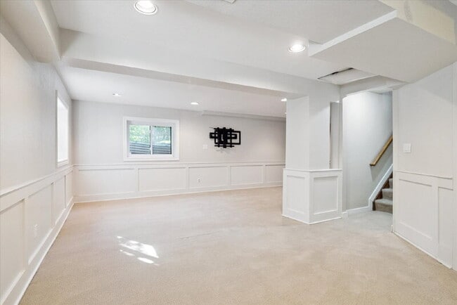 Building Photo - 8056 S Krameria Way
