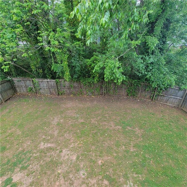 Building Photo - 3045 Binghampton Ln
