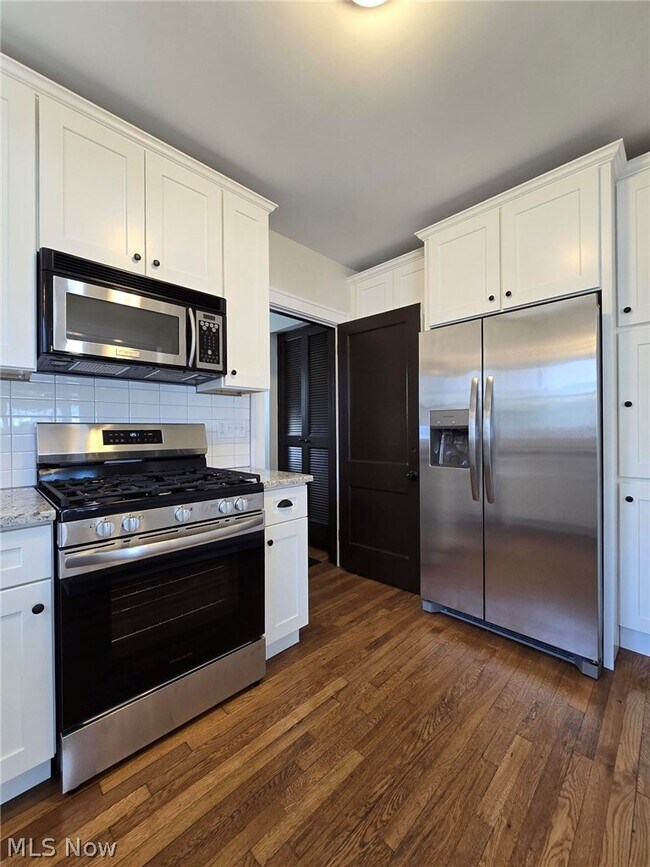 Building Photo - 13839 Clifton Blvd