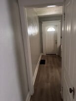 Building Photo - 428 S 2nd St