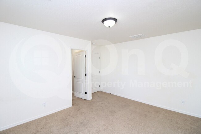 Building Photo - 3939 E Edna Dr