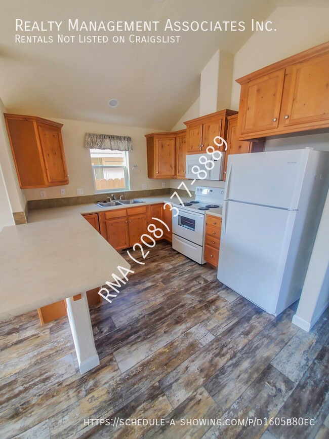 Building Photo - 320 S 2nd Ave