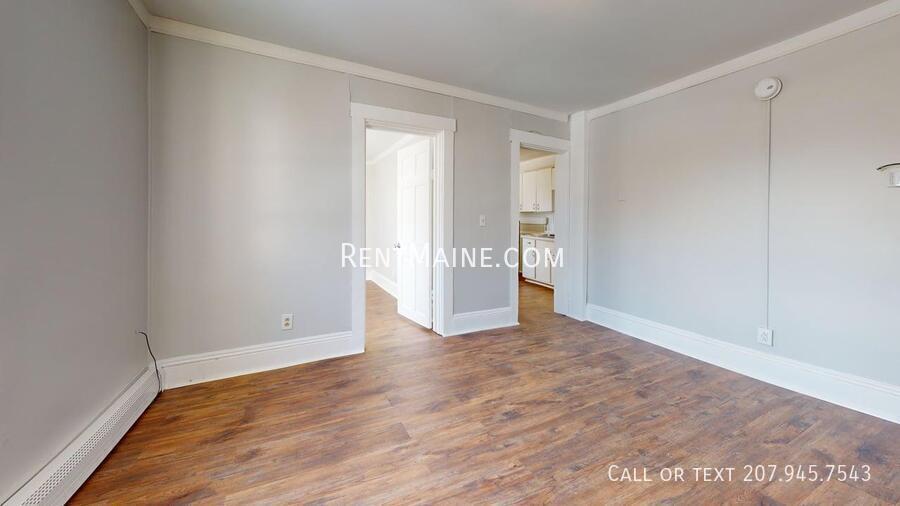 Building Photo - 22 Birch St