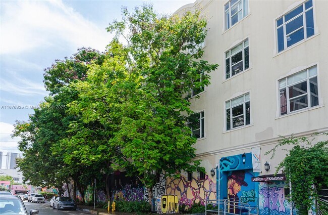 Building Photo - 250 NW 23rd St