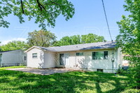 Building Photo - 2250 Spoonwood Dr