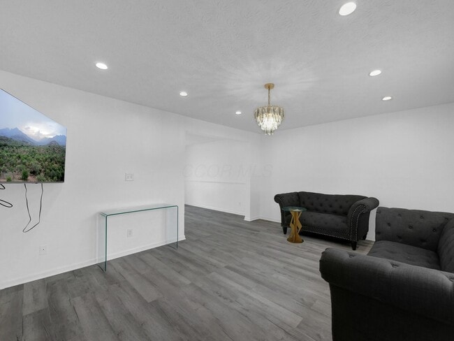 Building Photo - 6880 Pine Bark Ln