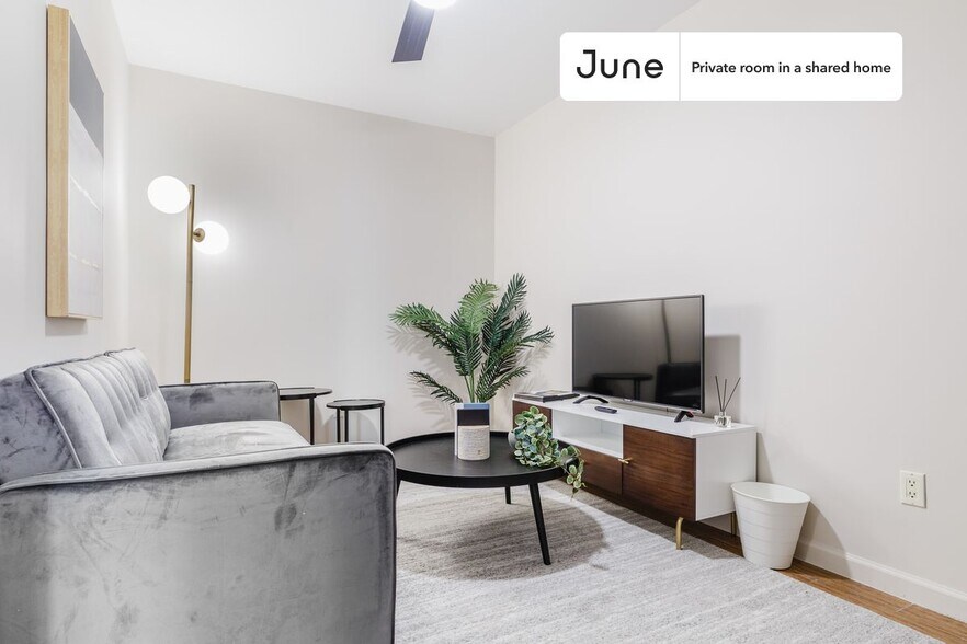 Building Photo - Room in Shared 3 bed/1 bath home in Chinatown