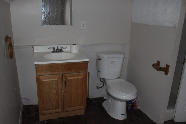 Building Photo - 3064 Seymour Ave