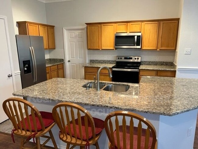 Building Photo - 1004 Trickham Dr