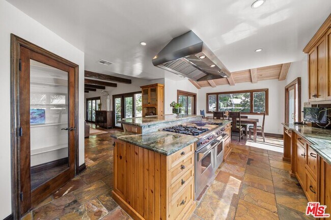 Building Photo - 24409 Voltara Ct