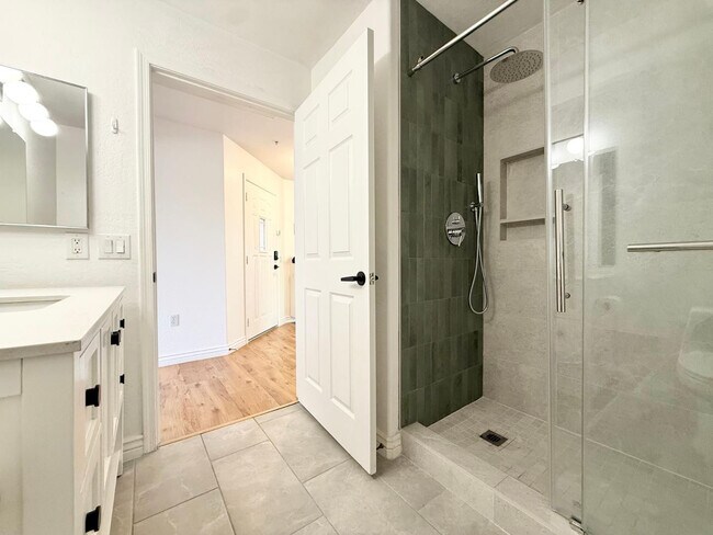 Building Photo - 16801 N 94th St