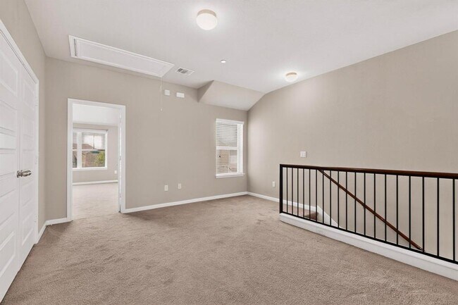 Building Photo - 1620 Bryant Dr