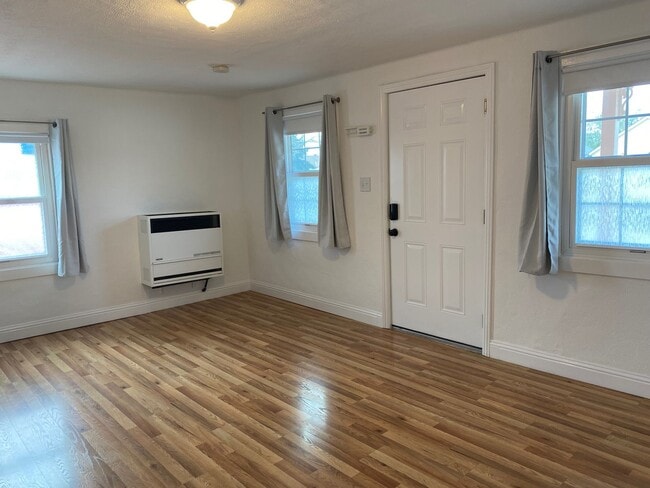 Building Photo - Adorable Home in Downtown Sparks!