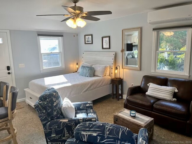 Building Photo - 414 Pequot Ave