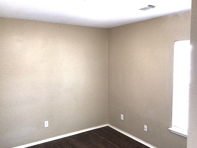 Building Photo - 15639 Barber Grove Ln