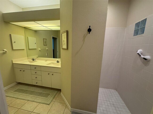 Building Photo - 908 Paisley Ct