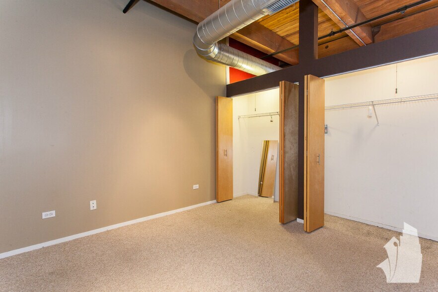 Building Photo - 1500 W Monroe St