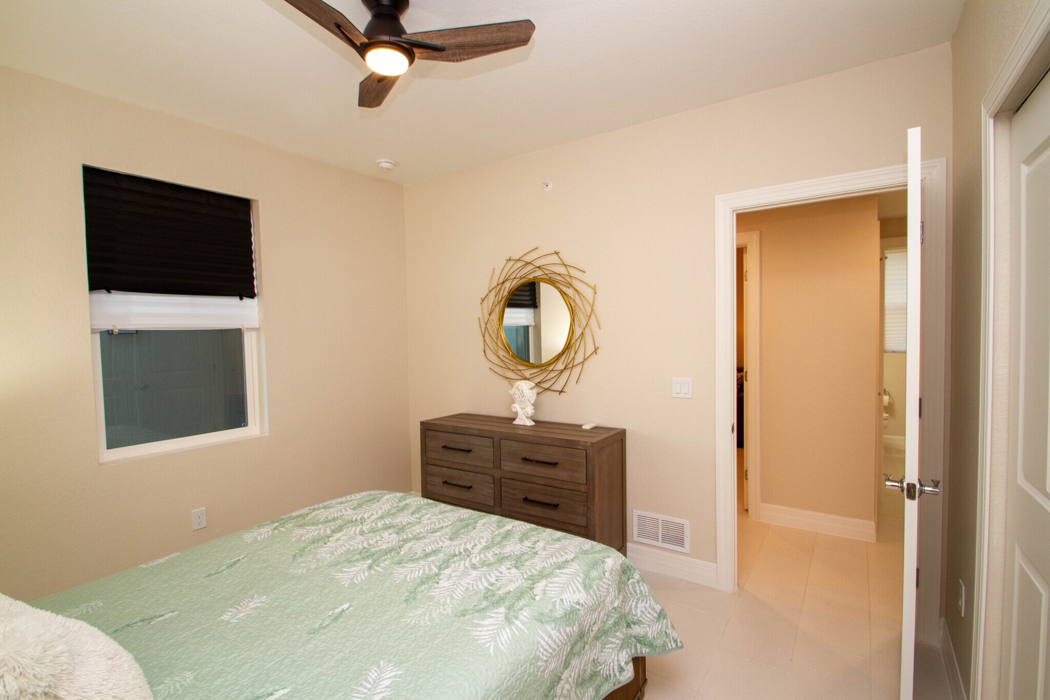 Guest Bedroom - 262 Indies Dr E