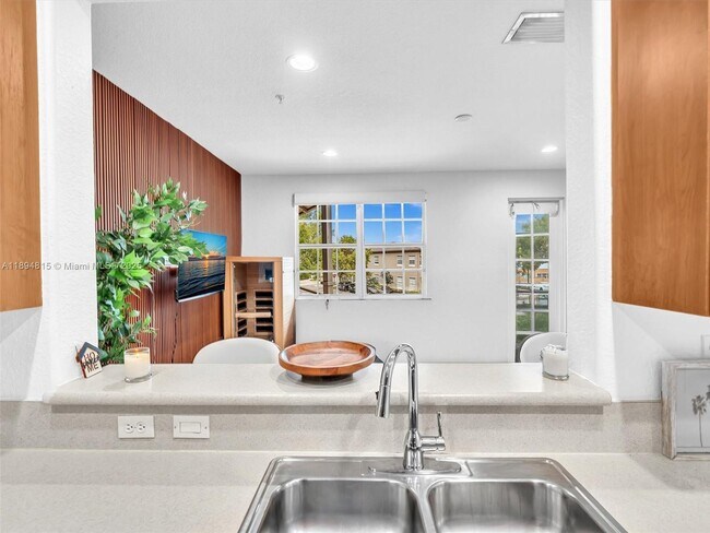 Building Photo - 476 SW 147th Ave