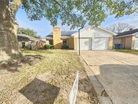 Building Photo - 16226 Villaret Dr