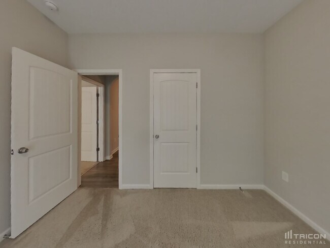 Building Photo - 252 Oaken Bucket Dr