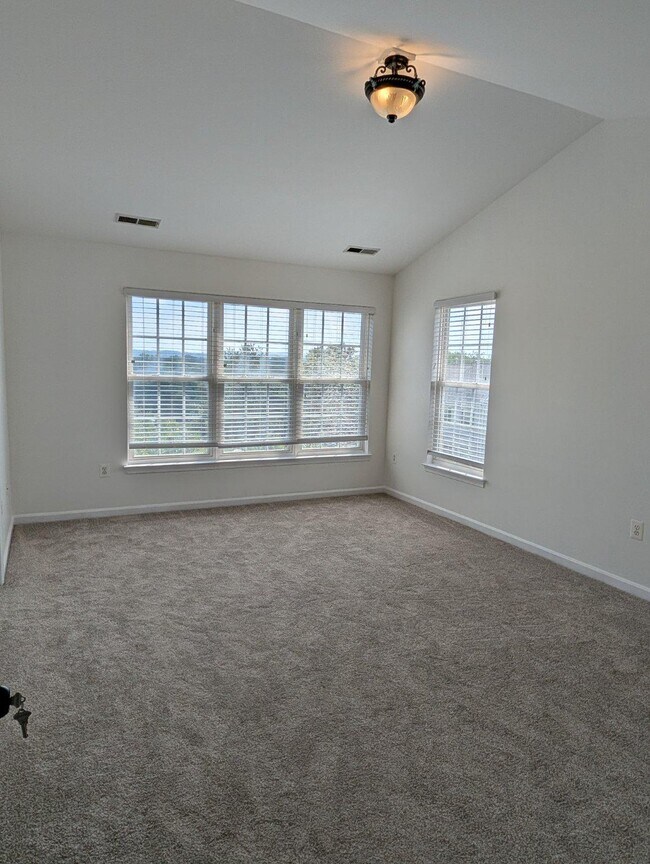 Building Photo - 17289 Vaughn Ln