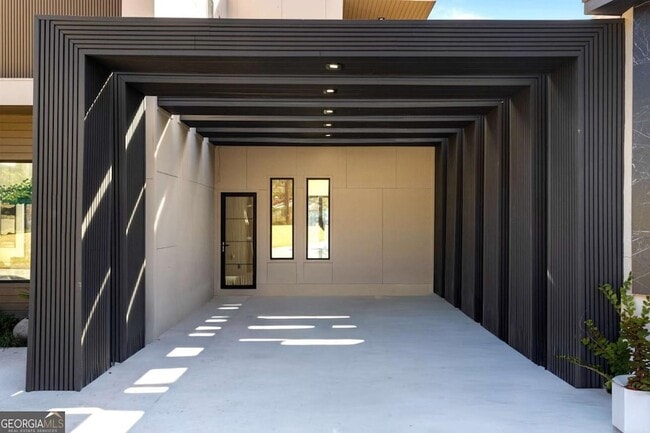 Building Photo - 3600 Lower Roswell Rd