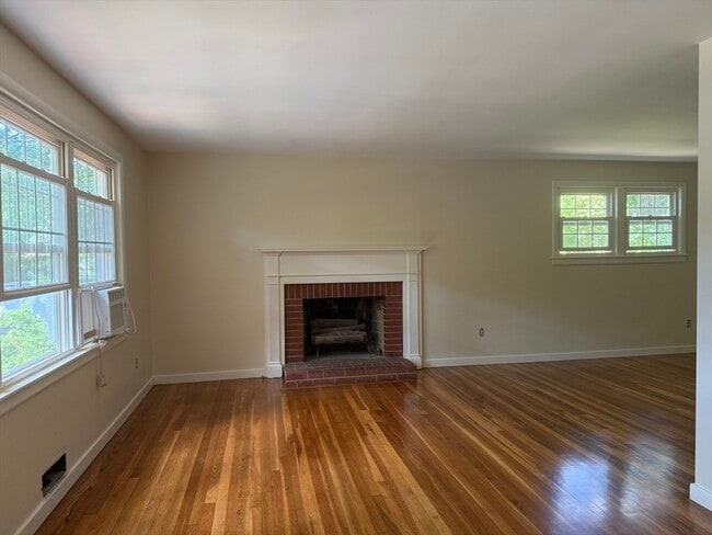 Building Photo - 22 Wild Rose Ave