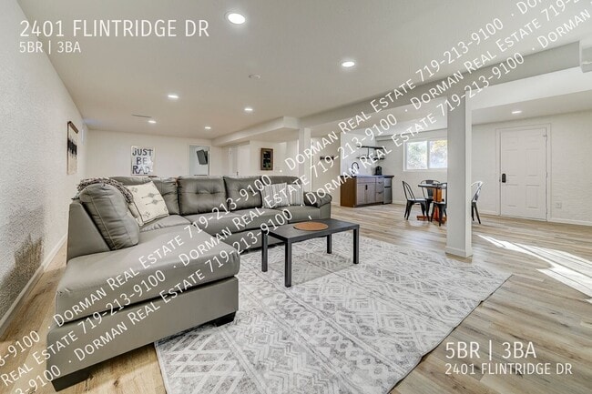Building Photo - 2401 Flintridge Dr