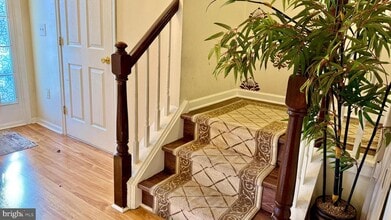 Building Photo - 17 Jill Ct